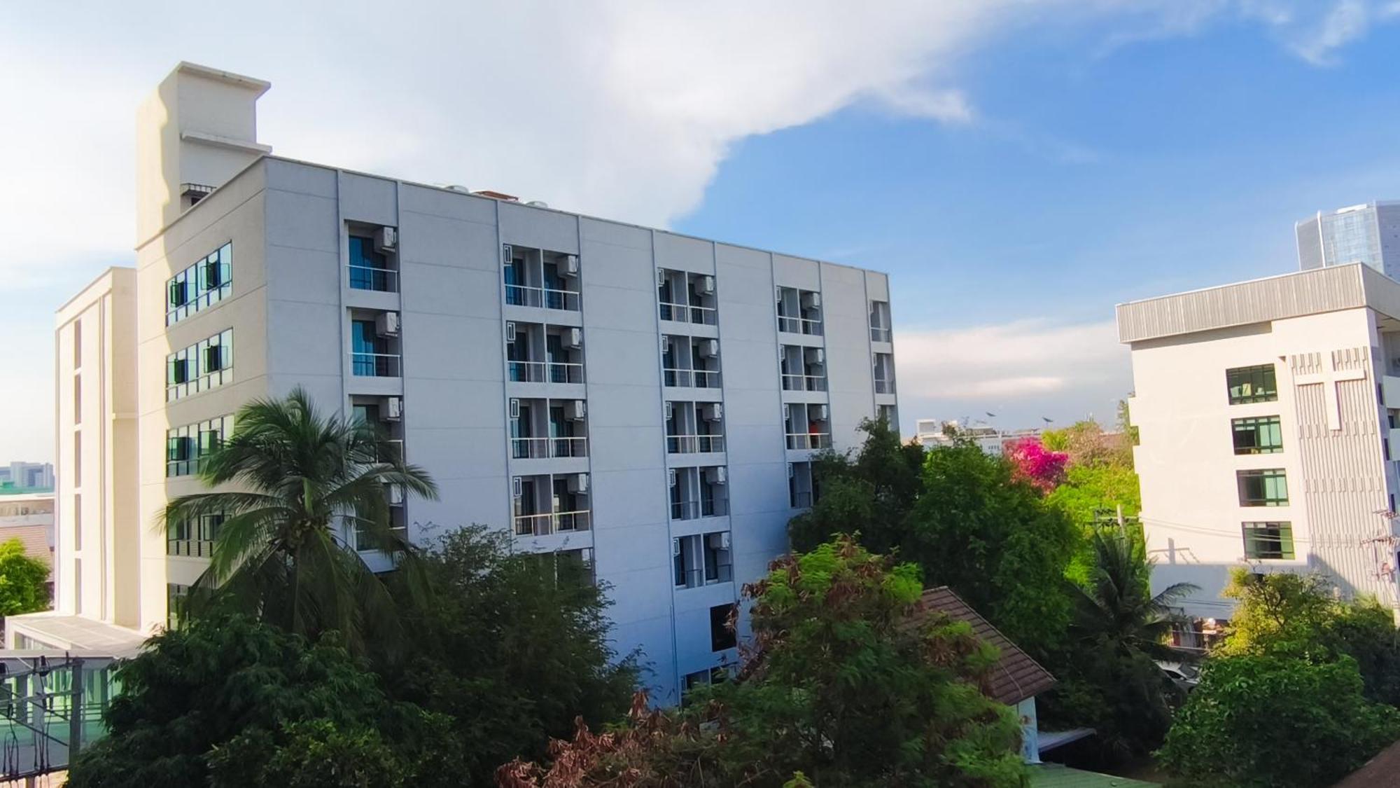 C Hotel Bangna Bangkok Exteriör bild