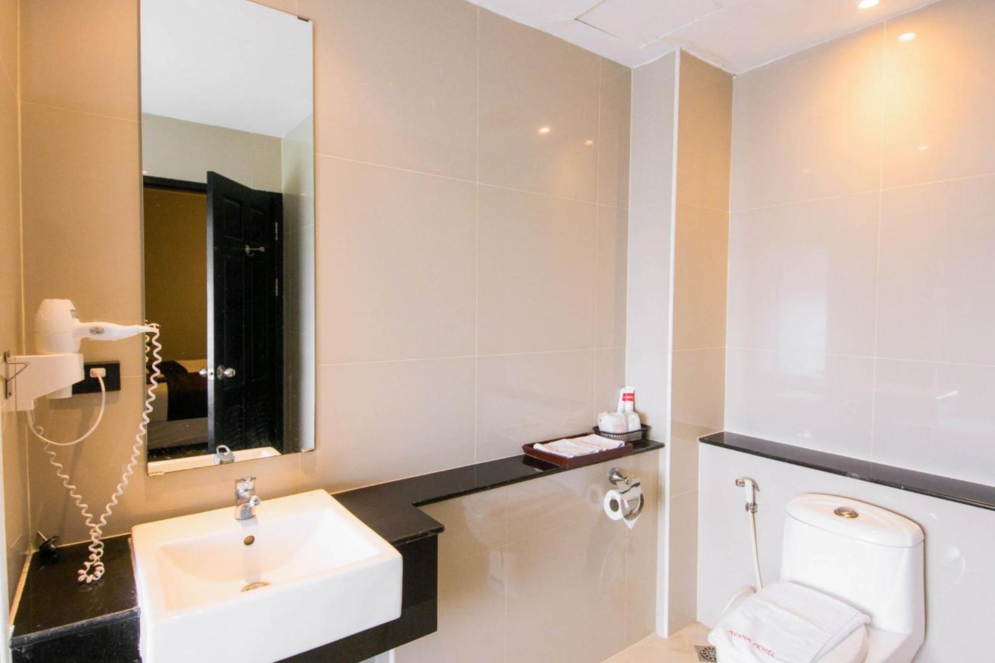 C Hotel Bangna Bangkok Exteriör bild